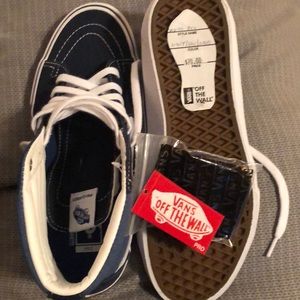 Brand new Men’s Vans Pro high top skate shoes.